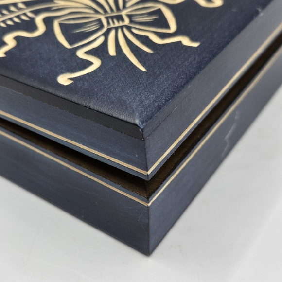 Small Hand Carved Wooden Hinged Trinket Box Flower Navy Blue, Red Velvet Poland - Picture 9 of 16